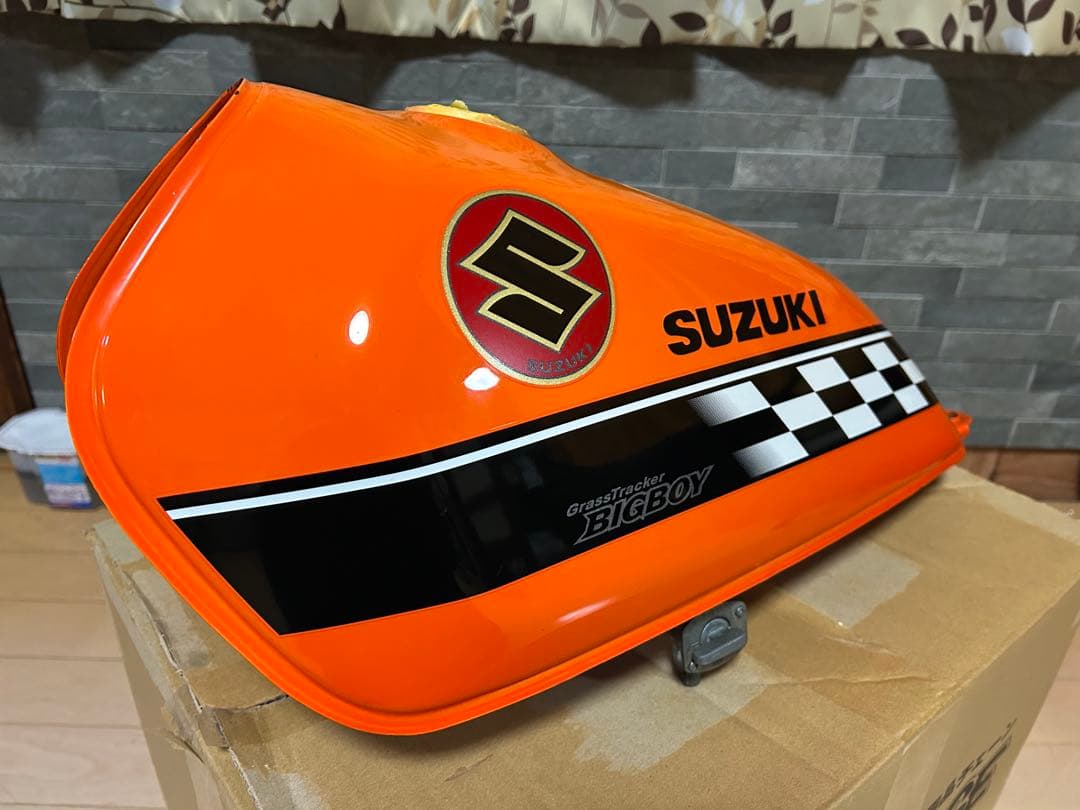 グラストラッカー　BB 純正タンク