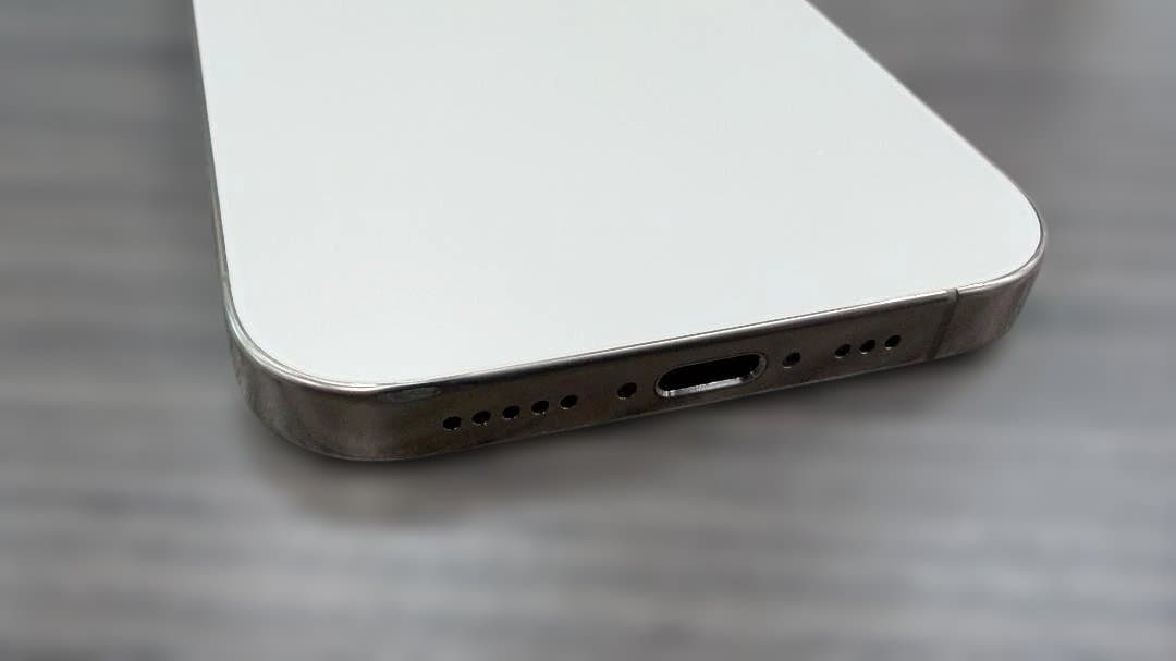 Apple iPhone 16 Pro 256GB SIMロックなし 90%