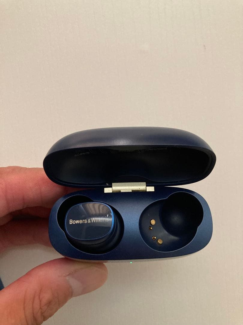 Bowers & Wilkins PI8 ワイヤレスイヤホン ネイビー