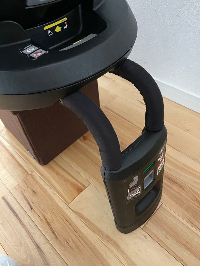 【綺麗】 エールべべ チャイルドシート新生児対応 クルット4i グランス