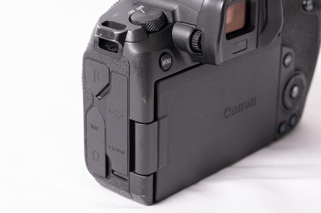Canon EOS R ミラーレスカメラ　ボディ