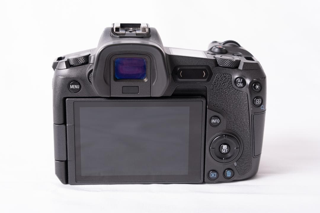 Canon EOS R ミラーレスカメラ　ボディ