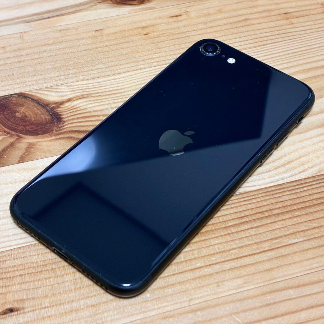 バッテリー新品　iPhoneSE第3世代64GB SIMフリー yy17700c