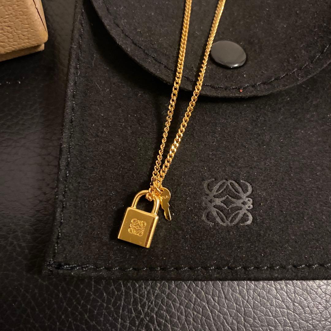 【新品未使用】LOEWEロエベ ネックレス 南京錠 ゴールド