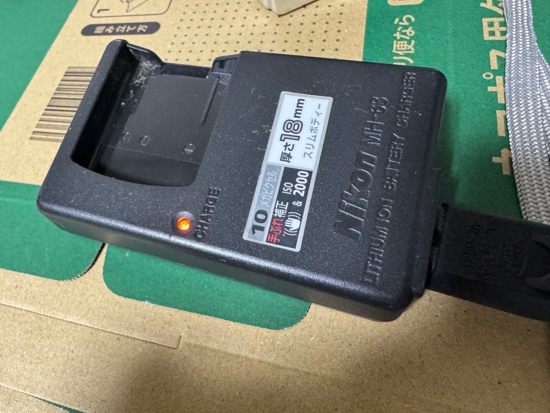 Nikon ニコン COOLPIX S220 デジカメ シルバー