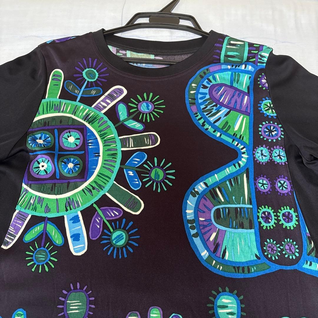 『未使用に近い』⭐️トクコプルミエヴォル⭐️黒地に幾何学模様の素敵な長袖チュニック❣️