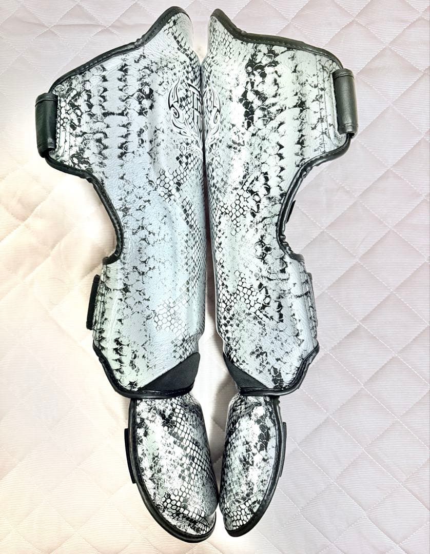 【使用1回】TOPKING レガース　Sサイズ　蛇柄