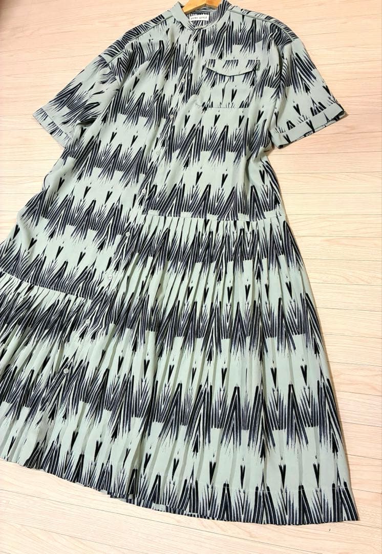 【美品】イアパピヨネ 七分袖アンダープリーツ柄プリントワンピース