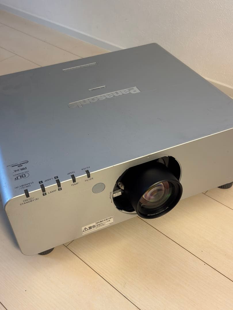 Panasonic PT-DZ680 プロジェクター本体