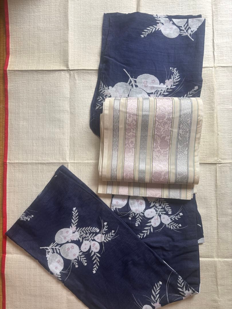 【綿麻　上品浴衣】古今　紺色 浴衣 単品　ピンク小花＆葉模様 手縫い 着物風にも