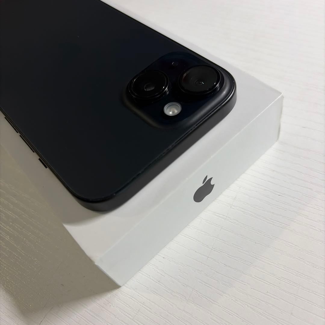 iPhone 15 128GB ブラック SIMフリー 極美品