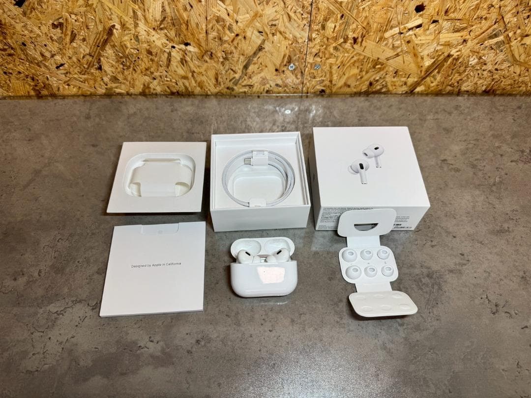 【美品】AirPodsPro2 ホワイト 充電ケース付き