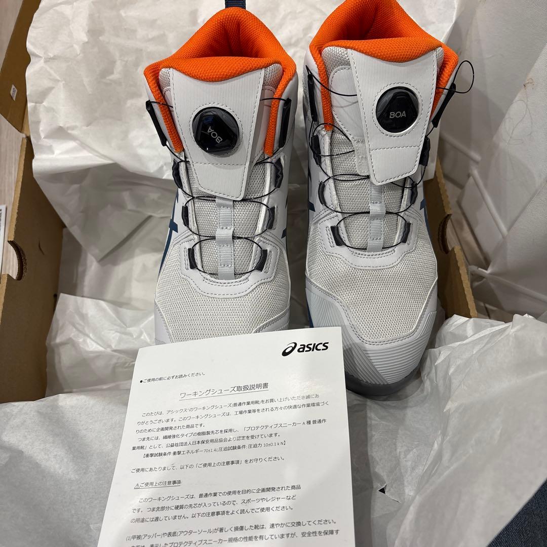 ASICS ハイカット安全靴 ホワイト/オレンジ/ネイビー 新品未使用品です。