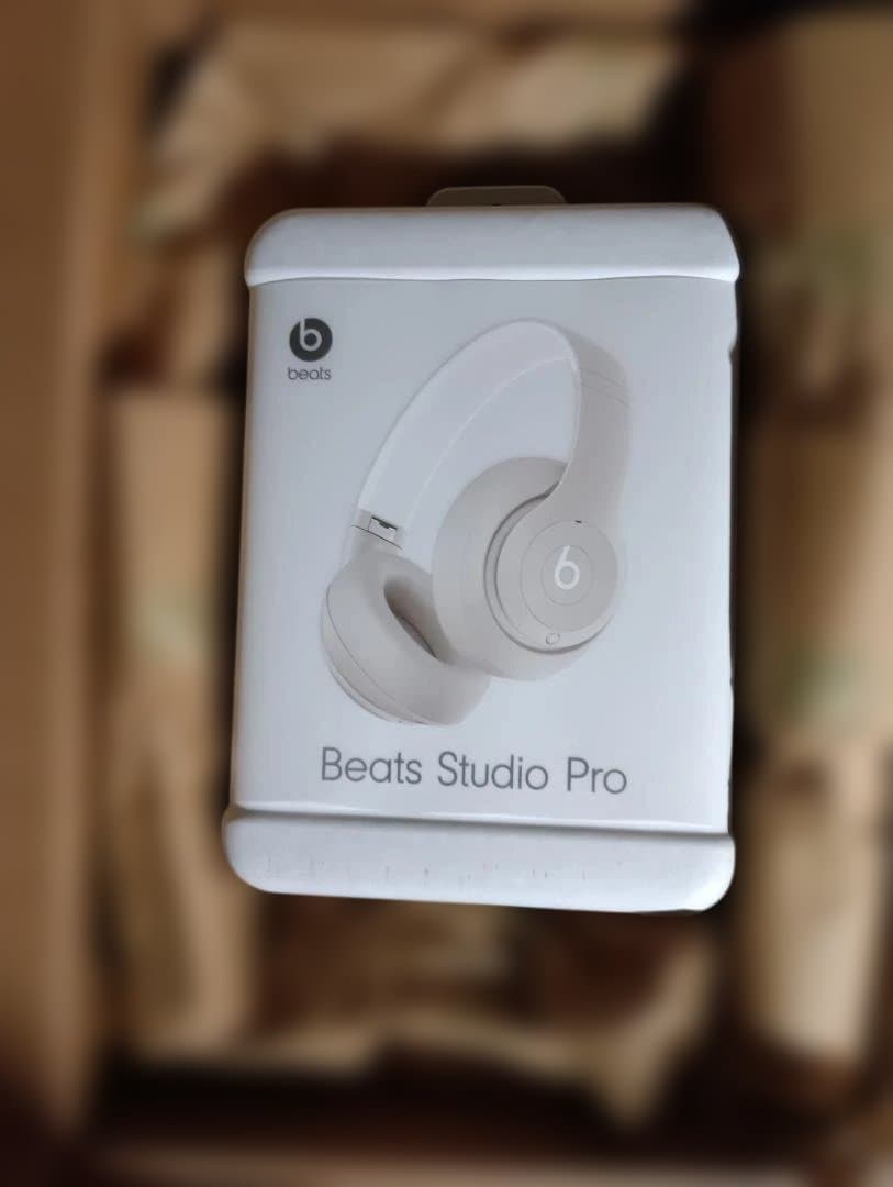 Beats Studio Proワイヤレスヘッドフォン　【新品かつ未開封】