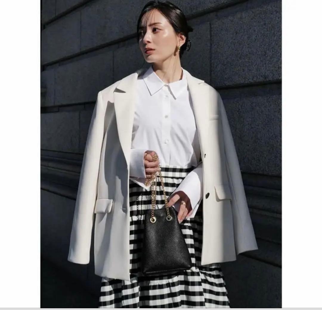 【未使用】2024✨️完売品 アニュアンス バックデザインフォルムジャケット