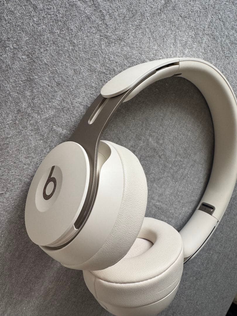 美品 Beats SOLO PRO ワイヤレスヘッドホン ホワイト