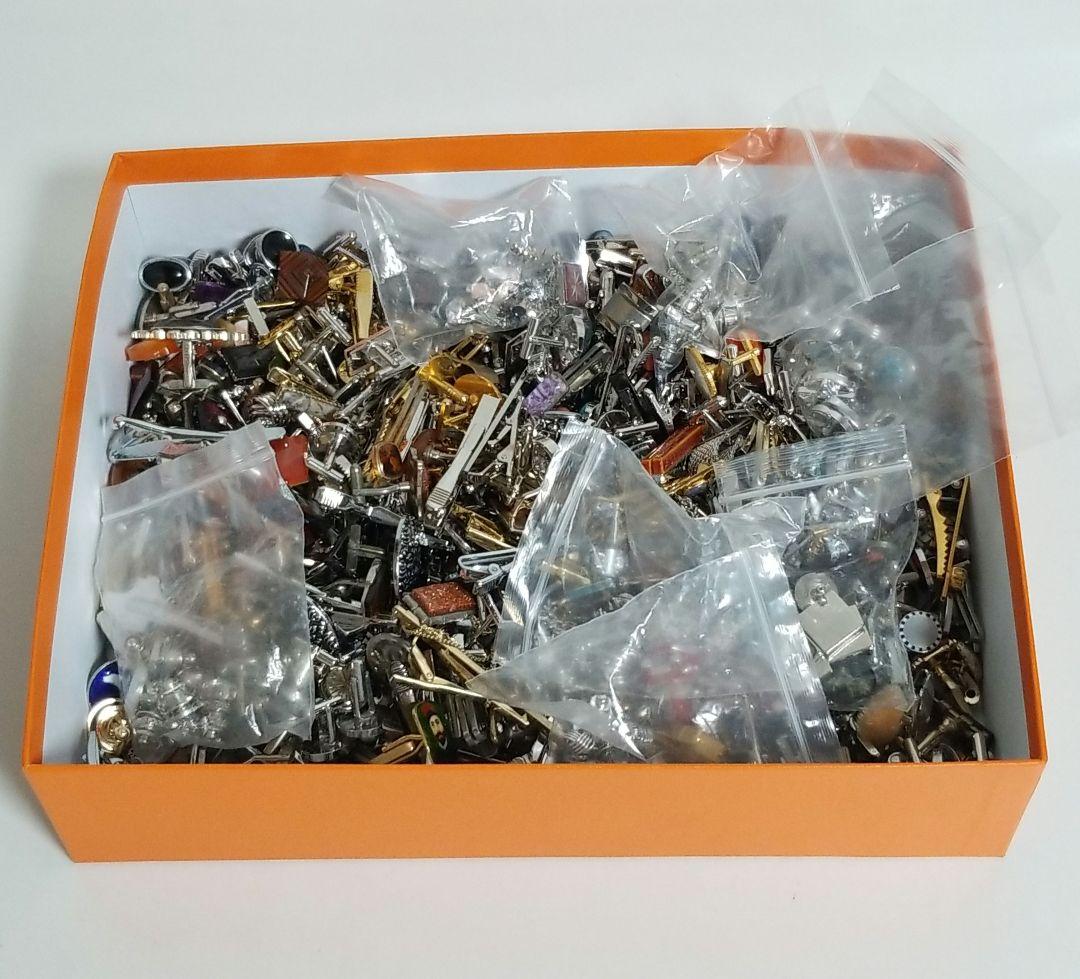 タイピン カフス 片方カフス含む ゴールドシルバーカラー バッジ まとめ約3kg