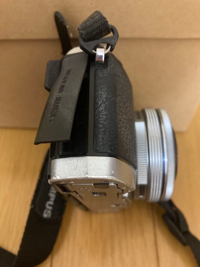 OLYMPUS オリンパス OM-D E-M10 レンズキット【ジャンク品】