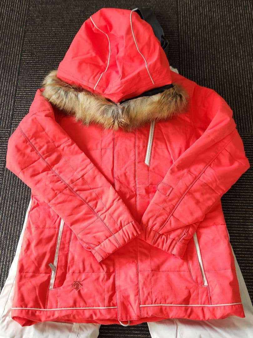 DESCENTE　コーラルピンク スキーウェア (女性用)