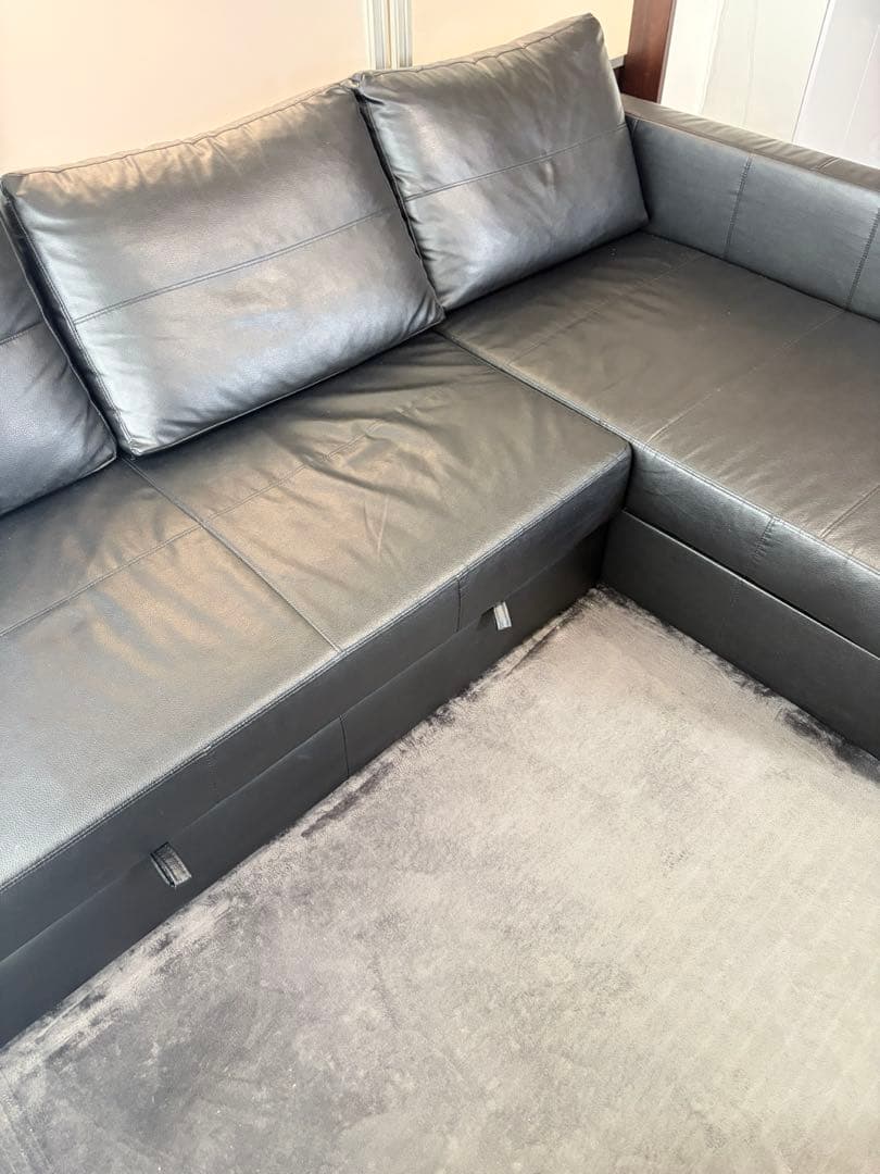 IKEA　FRIHETEN フリーヘーテン