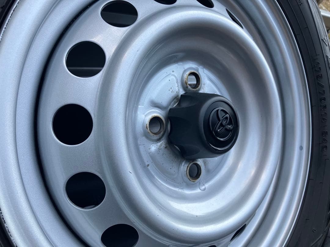 プロボックス 純正ホイール＋ちょい太スタッドレスタイヤ 純正キャップ付き