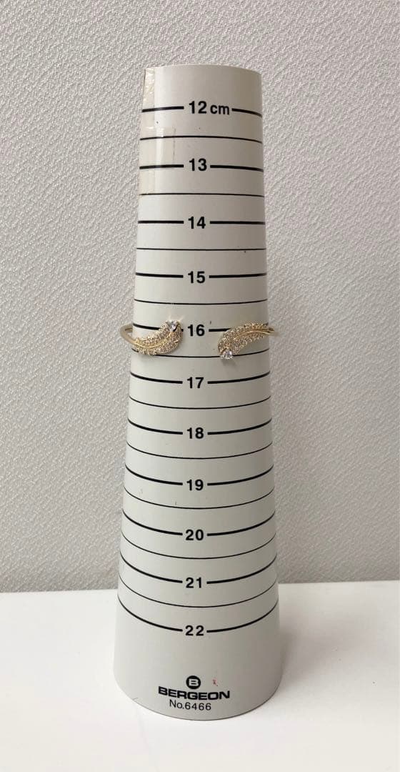 SWAROVSKI NICE羽根モチーフ　バングル