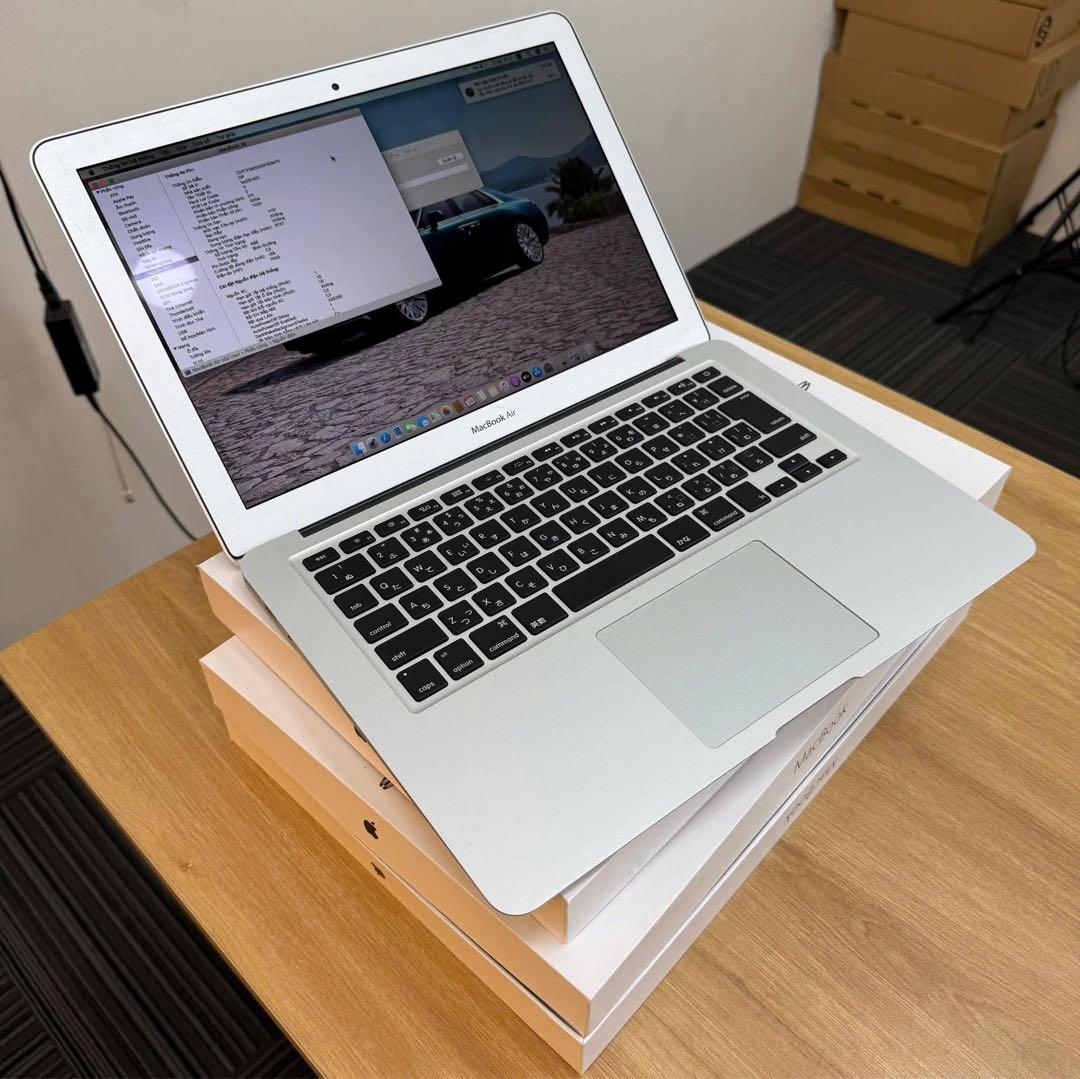 Macbook Air 2017年式 RAM:8G SSD:256G