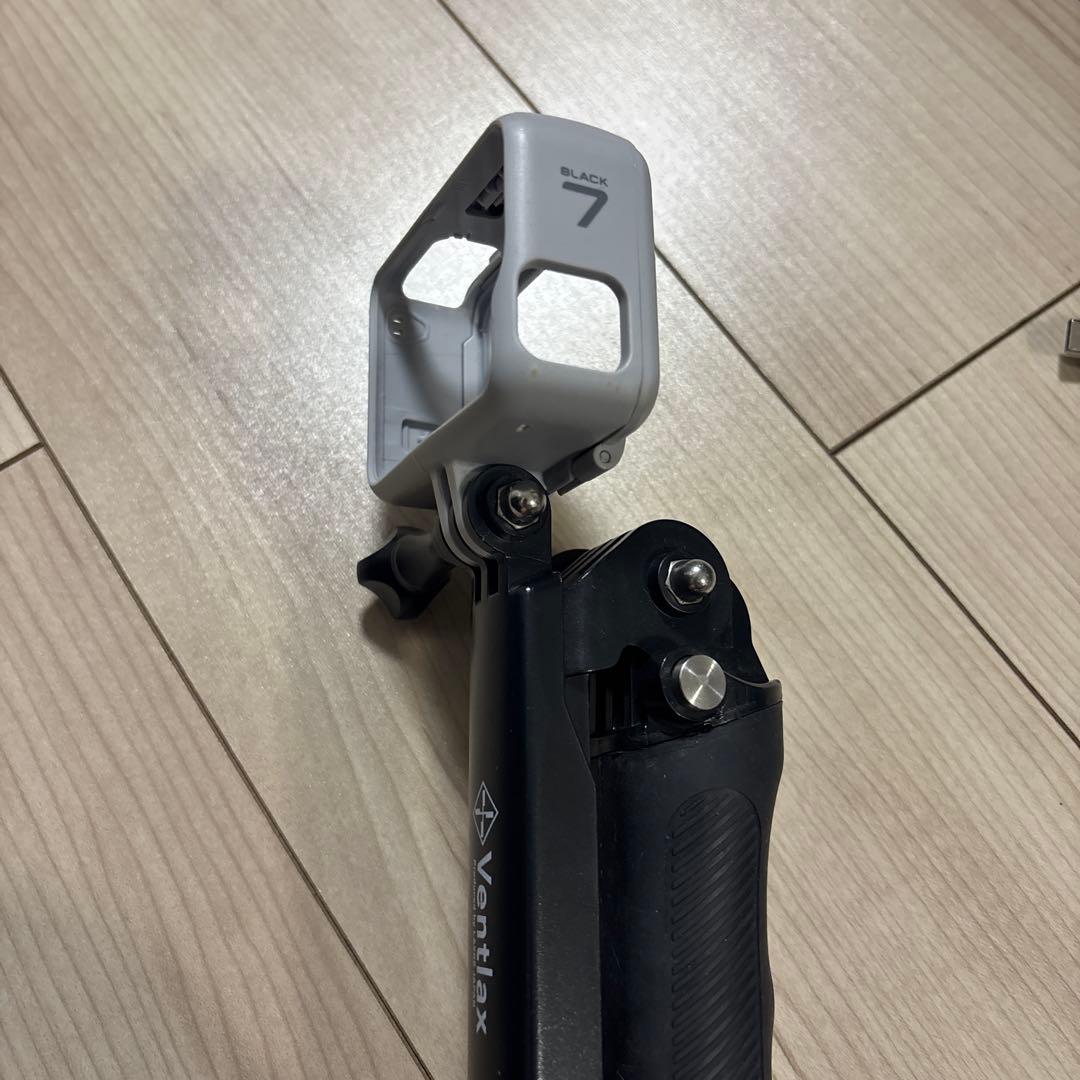 GoPro 7 カメラ 本体+ハンドグリップ+スリーブ+ランヤード