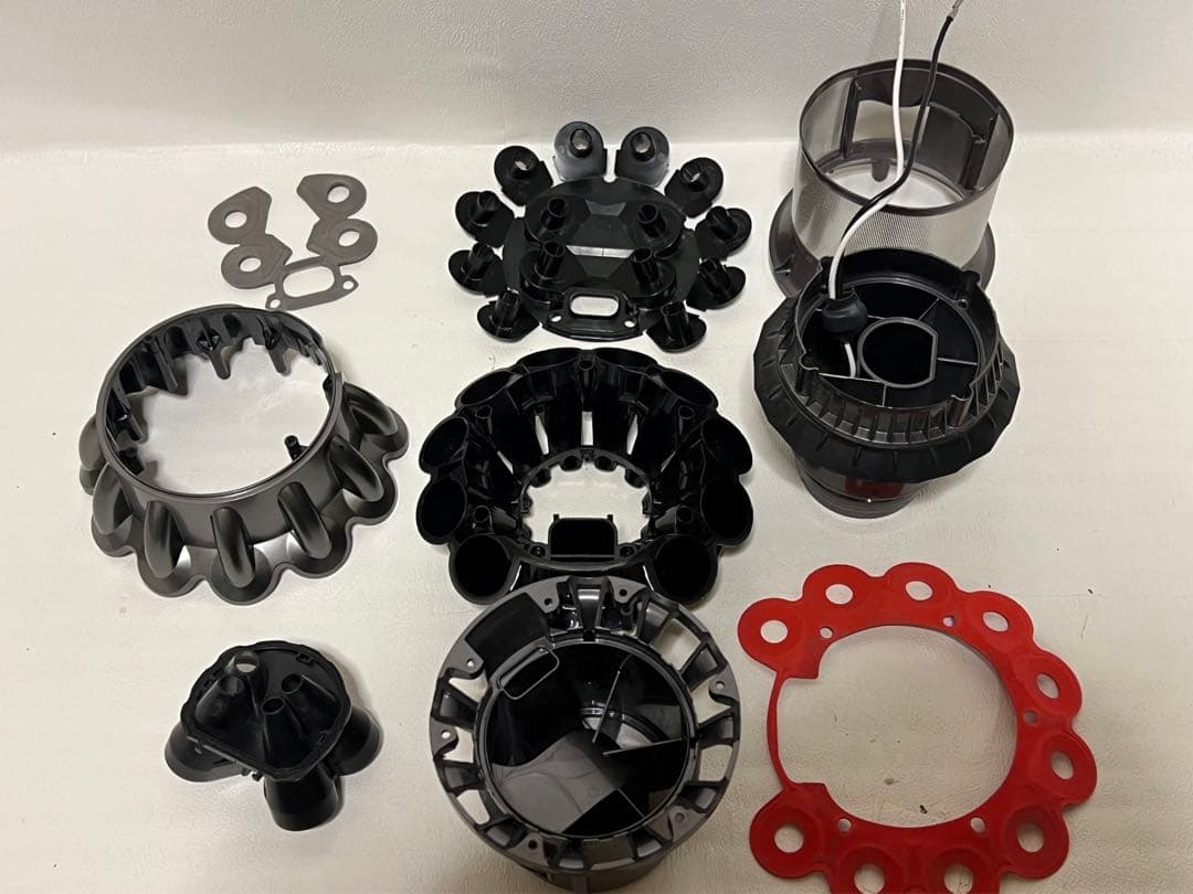 動作品ダイソンコードレス掃除機 dyson sv12 V10 ze