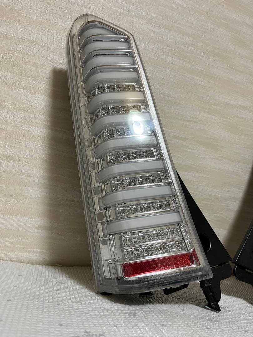 球切れ無し N-BOX フル LEDテール クリスタルアイ