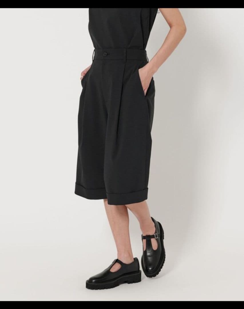 マルゥ　ユナイテッドアローズ　タック　ショートパンツ　ブラック