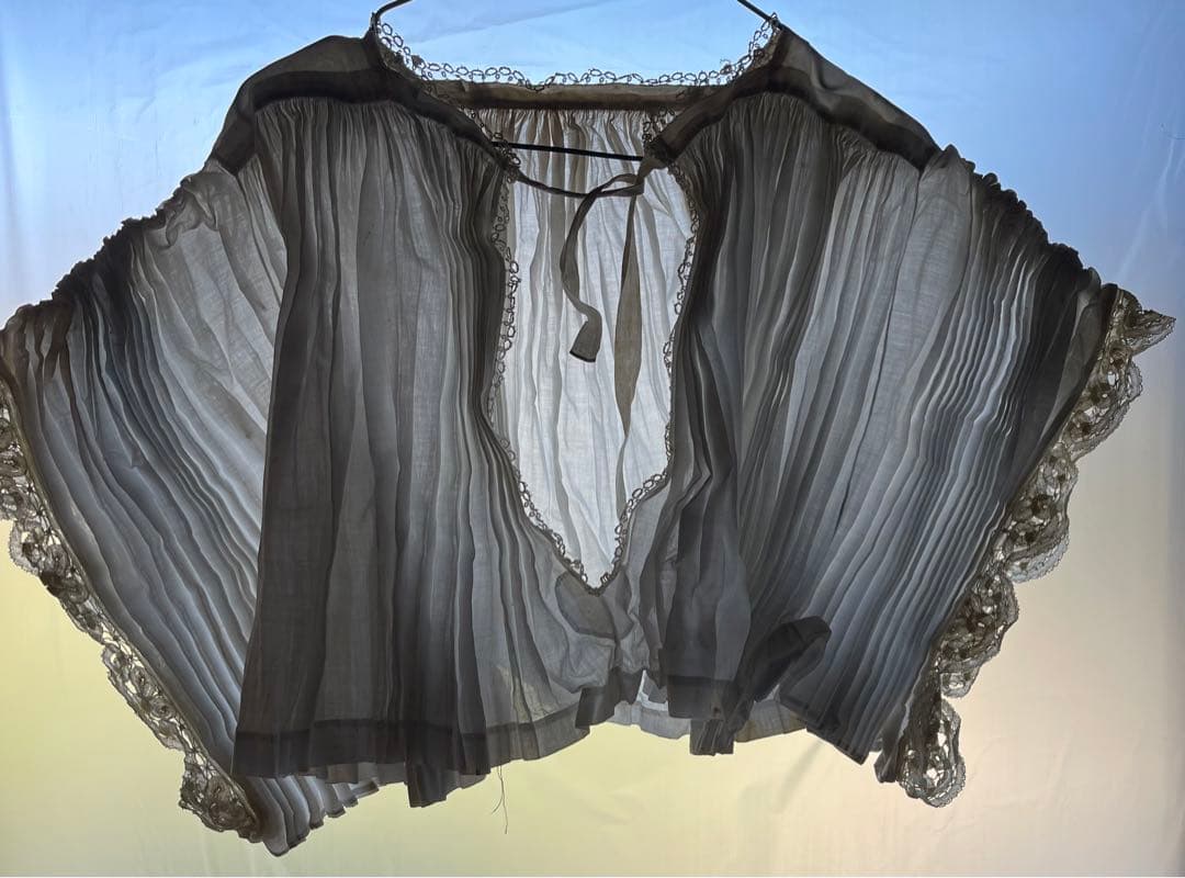 フランスアンティーク　教会神父さん聖歌隊コーラスのブラウス　リネンシャツ　レース