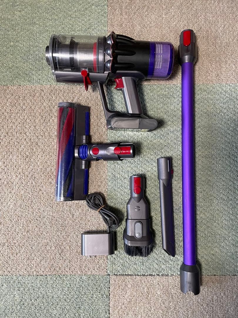 Dyson ダイソン　SV18 コードレスクリーナー
