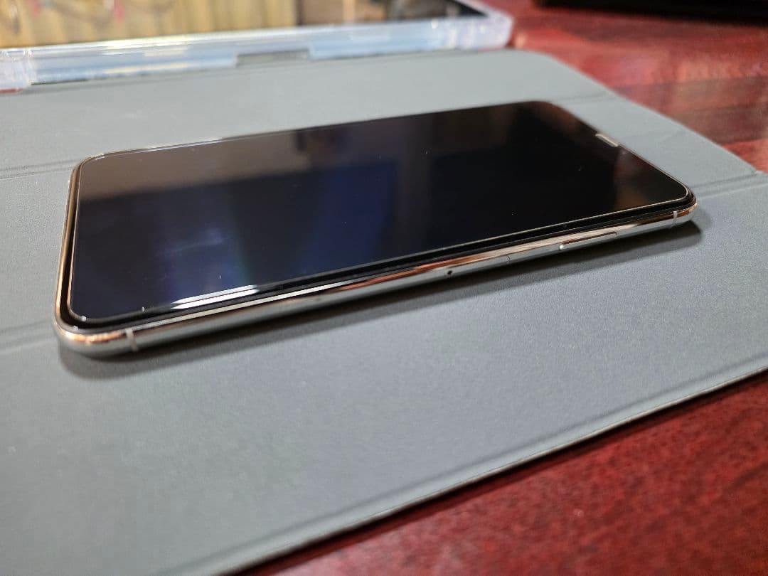 iPhone XS Max 256GB SIMロック解除済み SIMフリー