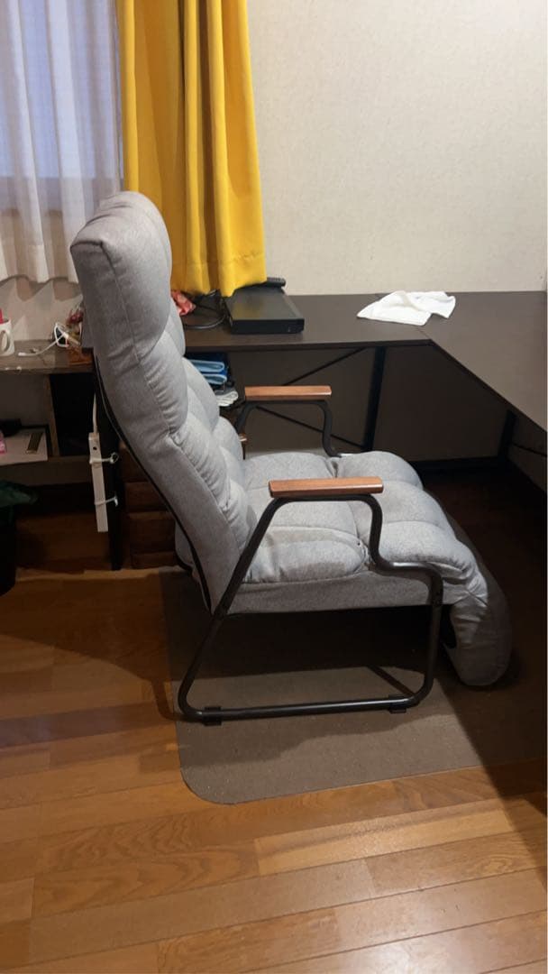 リクライニンググレーソファ