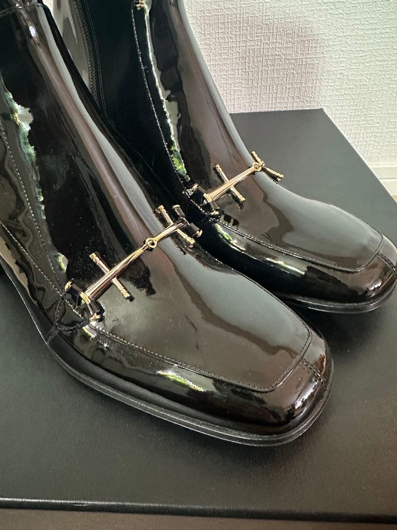 専用SAINT LAURENT PARIS 23SS ホースビットパテントブーツ