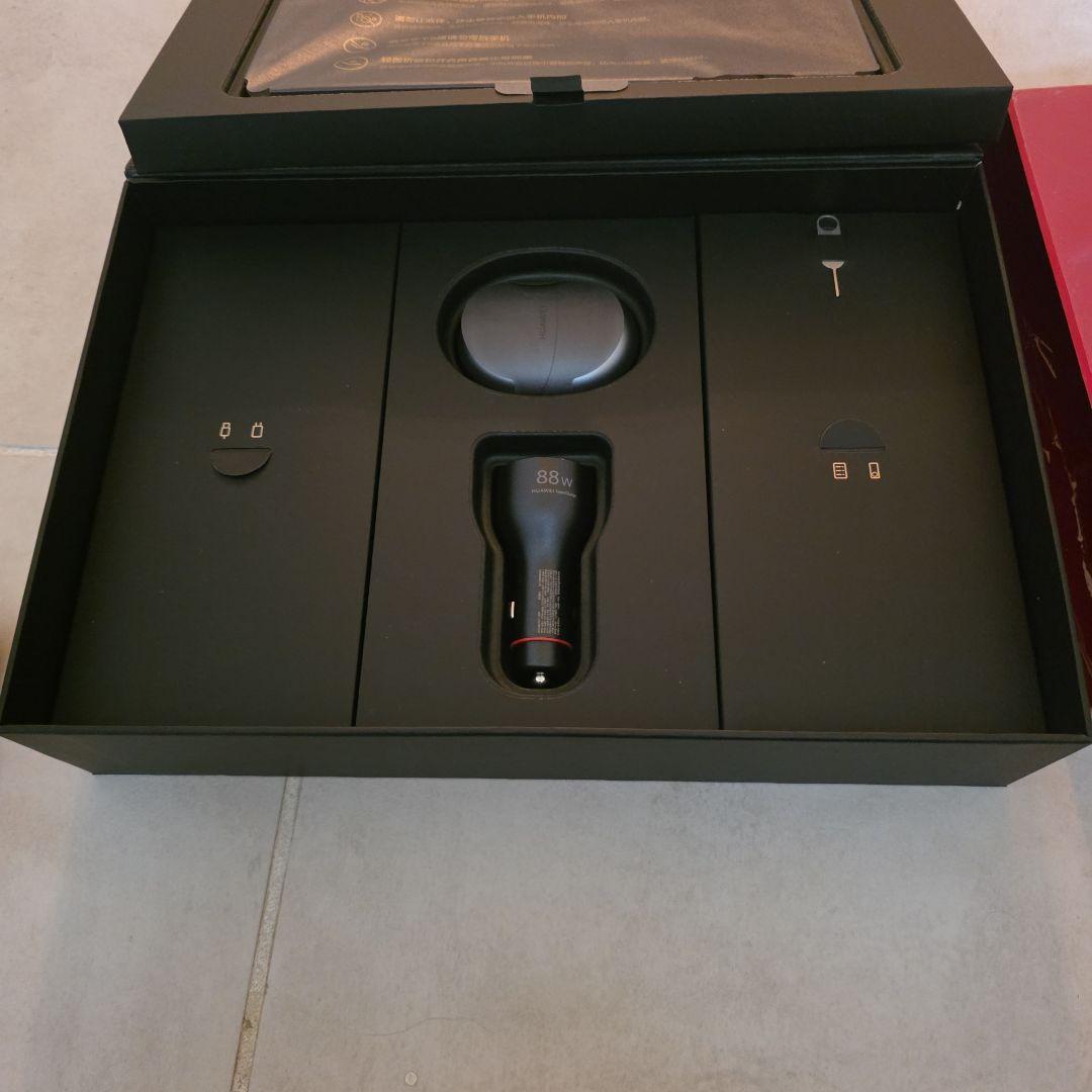 Huawei Mate XT Ultimate 1TB 中国版 【SIMフリー】