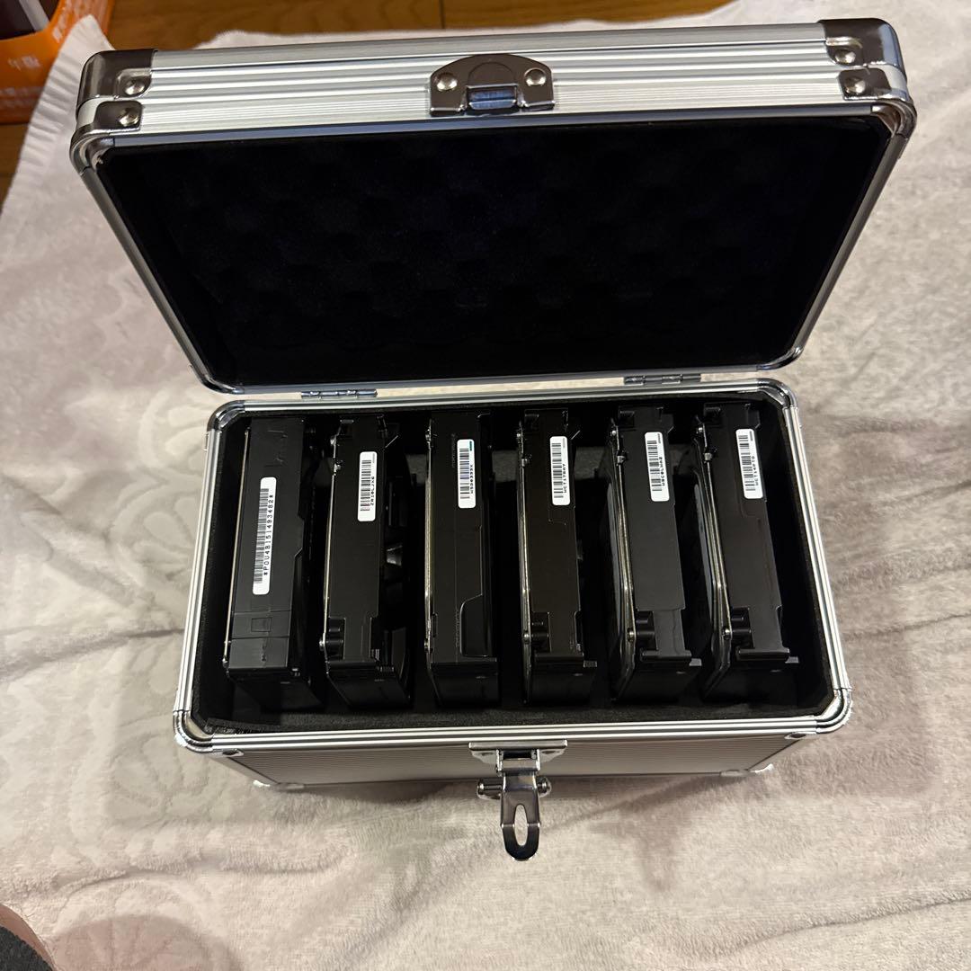 50TB HDD10TBが1つと8TBが5つ