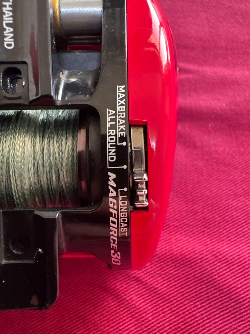 ダイワ T3 SLP CUSTOM レッド ベイトリール 右ハンドル