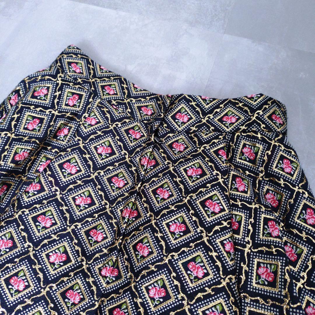 DOLCE & GABBANA　ミニプリーツブロケードスカート　花柄刺繍スカート