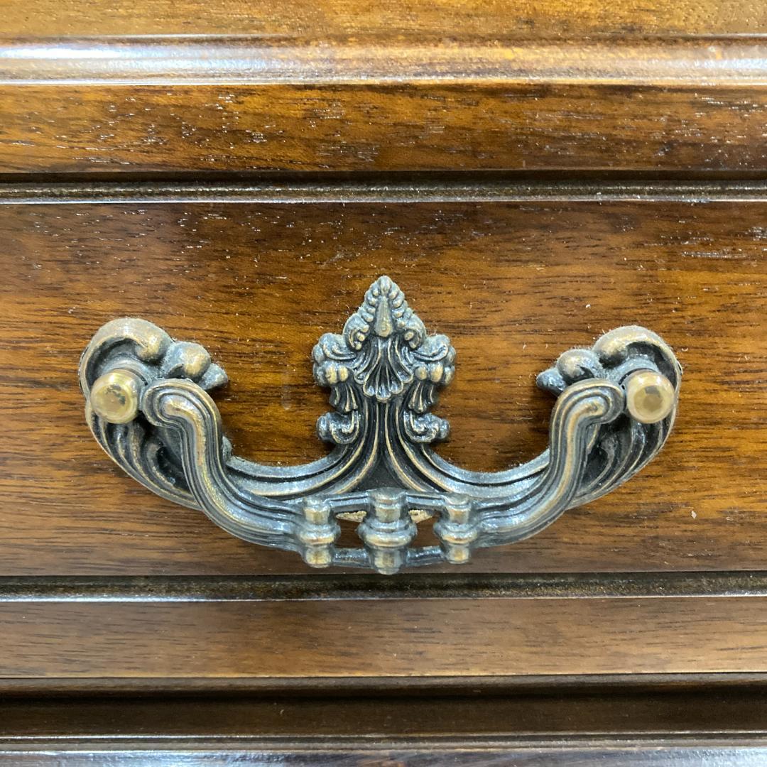 【カリモク】コロニアル　サイドボード　リビングボード　キャビネット