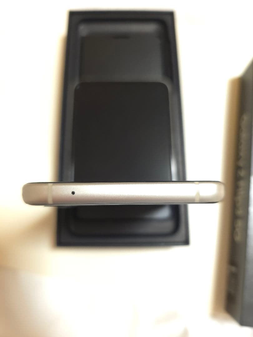 【韓国モデル・美品】 Samsung Galaxy Z Flip3 ホワイト本体