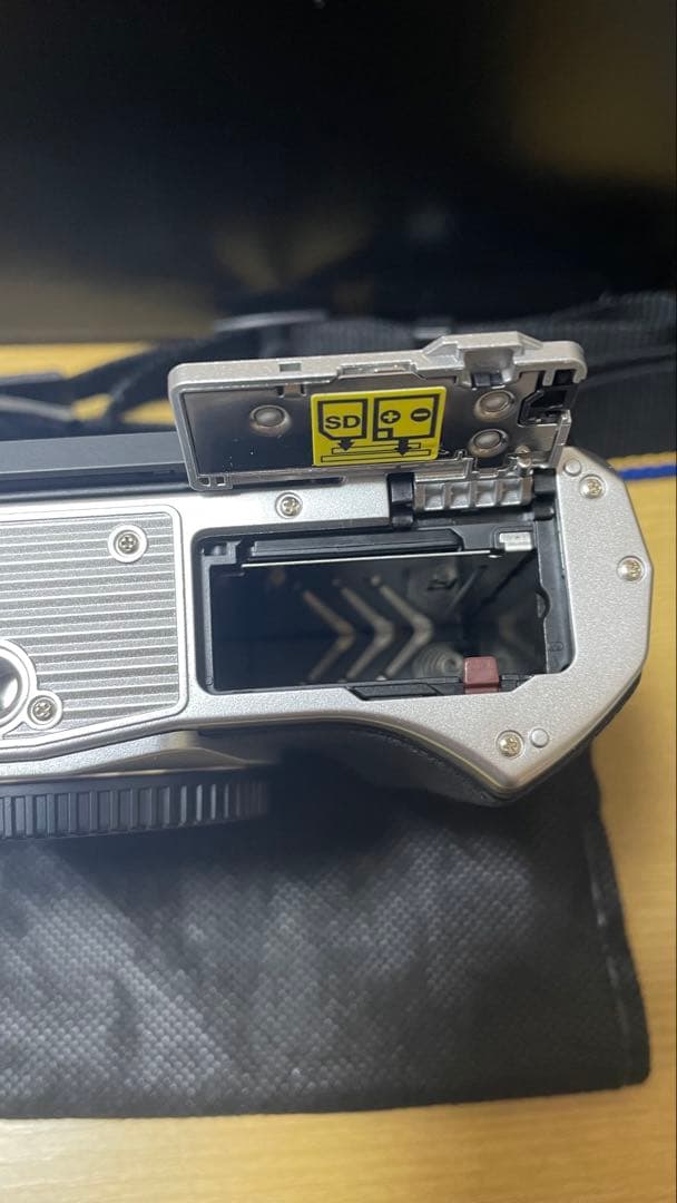 OLYMPUS OM-D E-M10 MarkⅢ ダブルズームキット シルバー