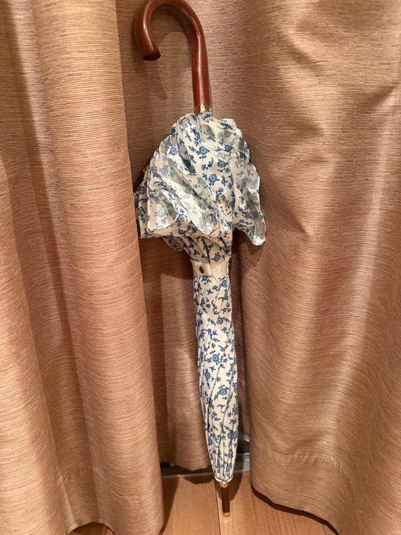 専用です！ラルフローレン　青い花柄の日傘 木製ハンドル