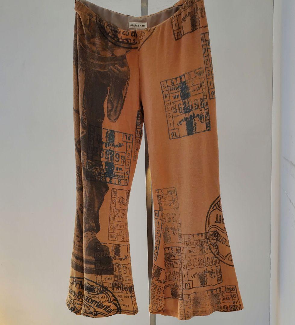share spirit 印刷デザイン ベージュショート丈 フレアパンツ