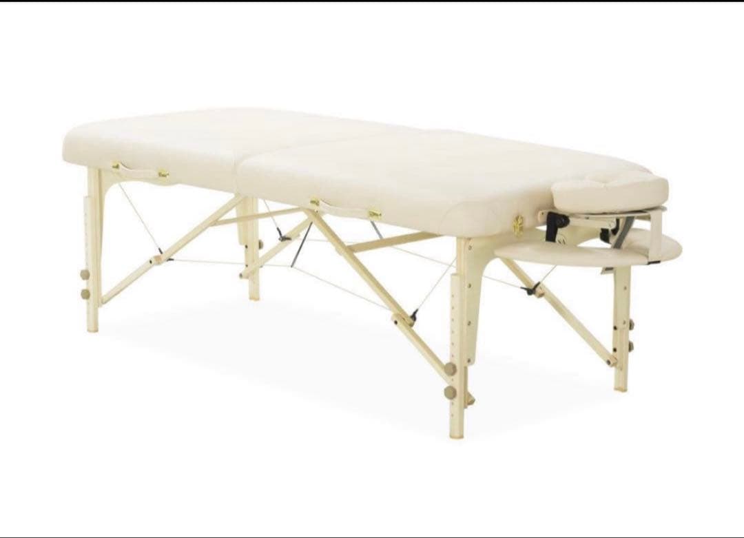 フォンタナベネチア　マッサージ　エステベッド