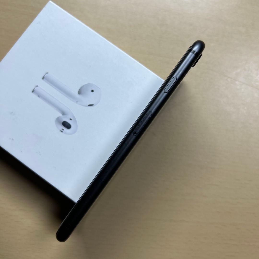 iPhone8 64GB SIMフリー　画面割れあり　バッテリー最大容量73%