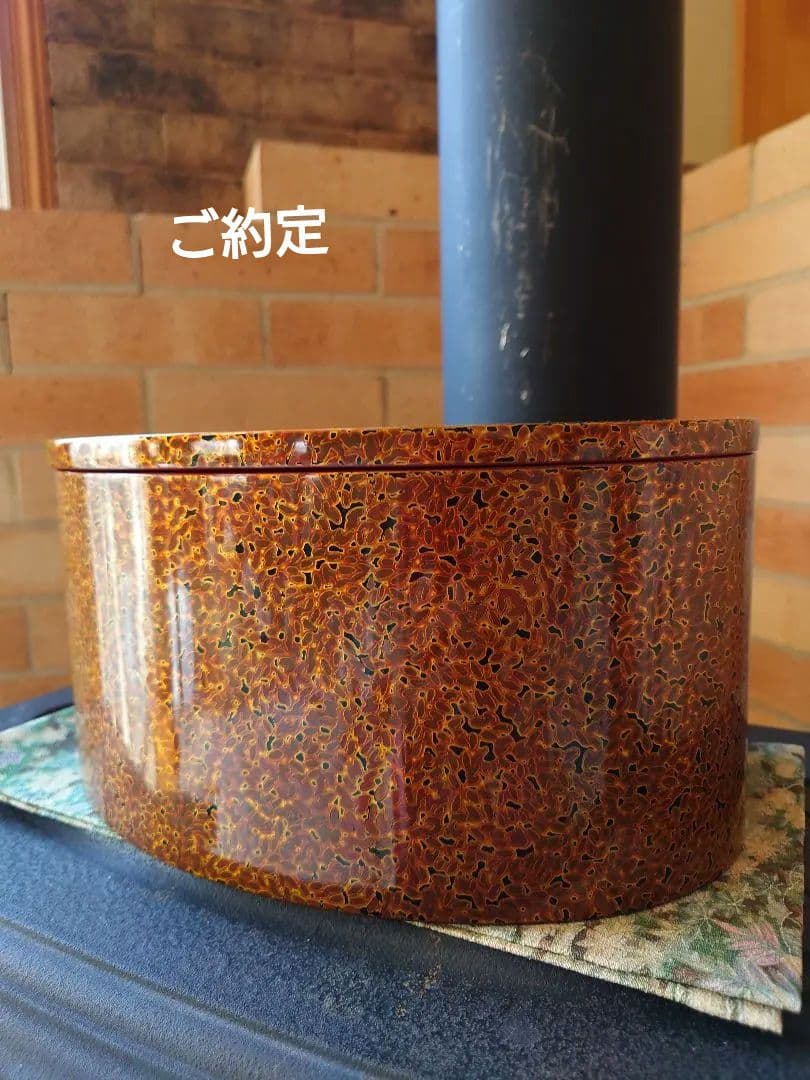 美術工芸　漆工芸　宝箱　木製　くり抜き　展示会で購入　大ぶり厚み　底に浅い筋傷