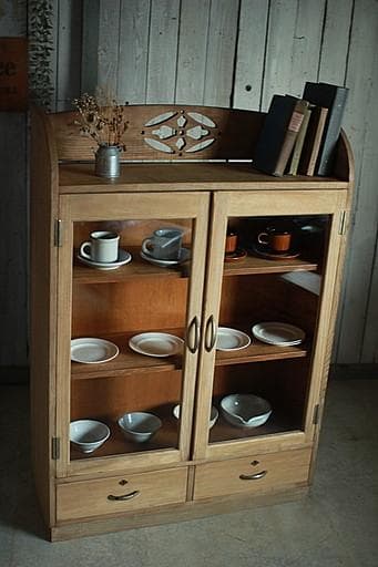 古い木枠のガラス戸棚　引き出し2杯　食器棚　水屋　キャビネット　古家具　古民家