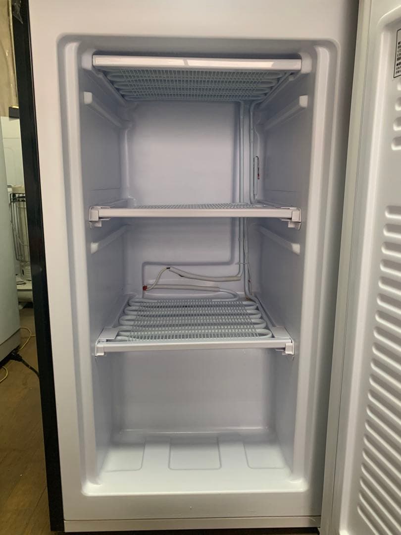 ★2023年製★アイリスオーヤマ　ノンフロン冷凍庫　60L　ブラック　黒　F30